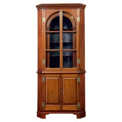Antique 18th century Georgian mahogany corner cupboard