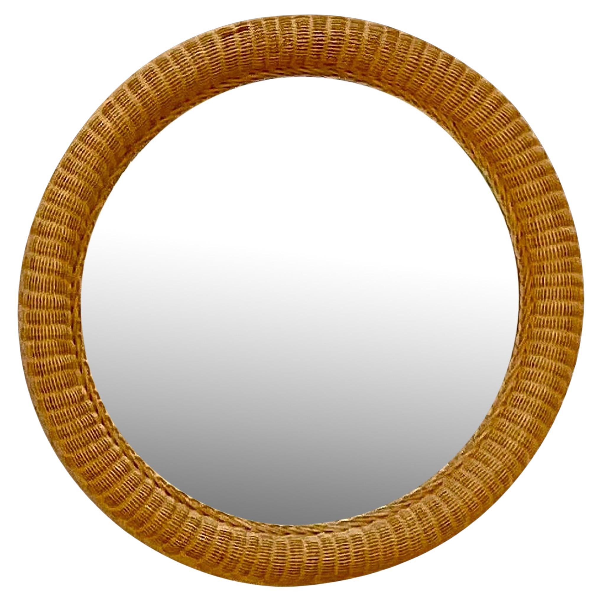 Specchio costiero vintage in rattan intrecciato