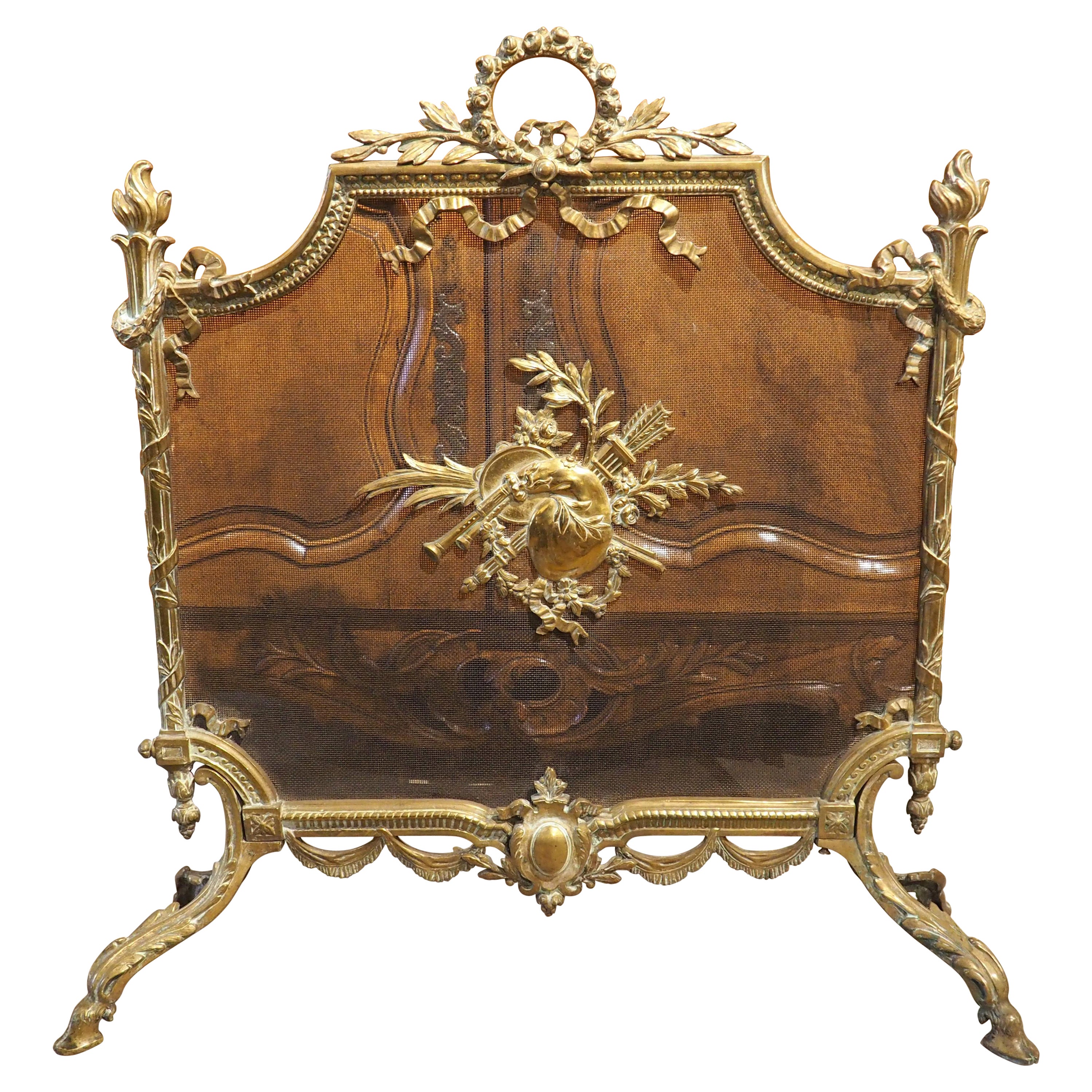 Pantalla de chimenea de bronce estilo Luis XVI francés del siglo XIX con trofeo musical