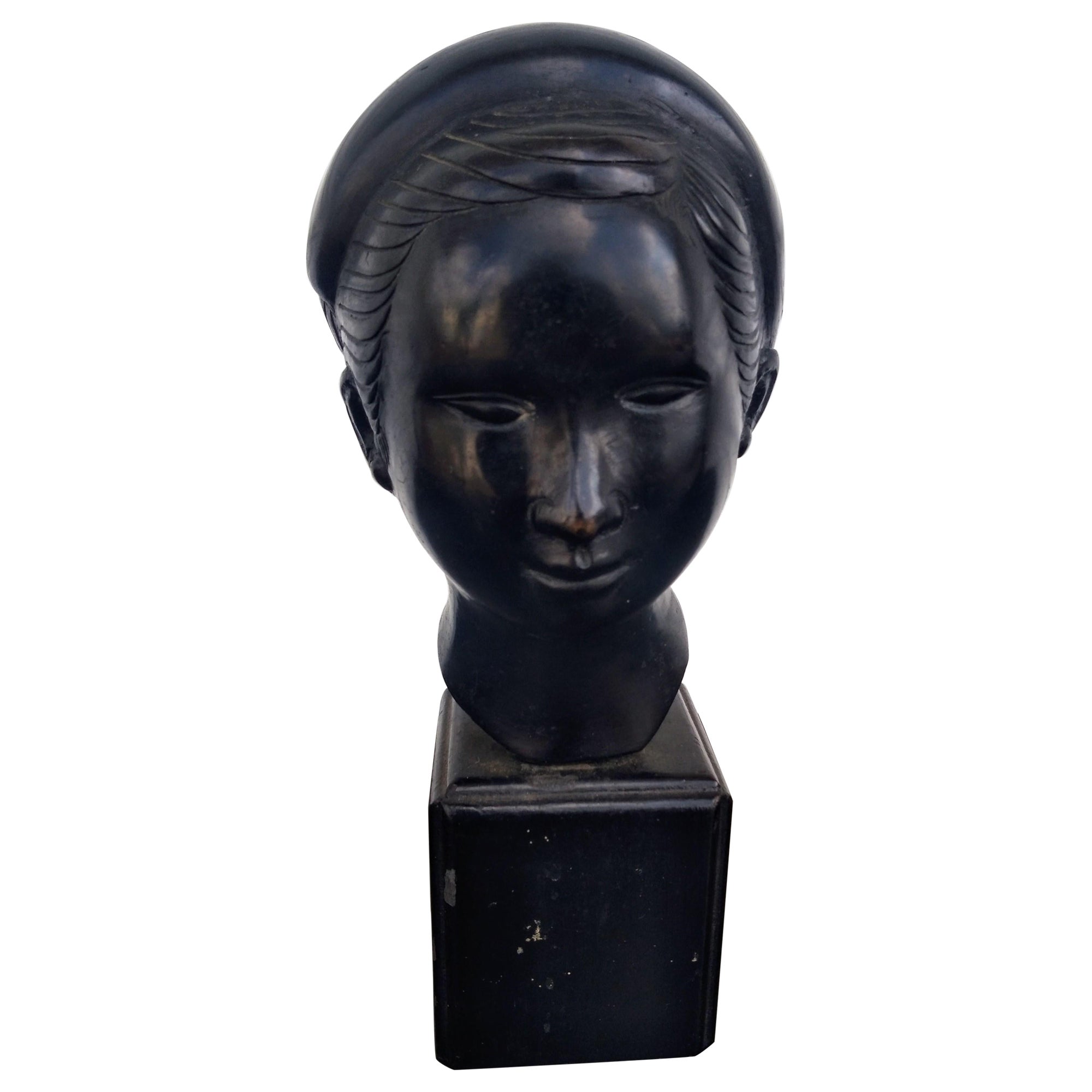 Escultura de bronce de Nguyen Le Thanh