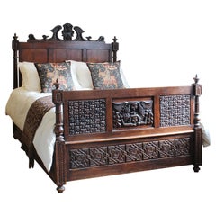 Cama Antigua Gótica de Roble Tallado en Roble - WD59