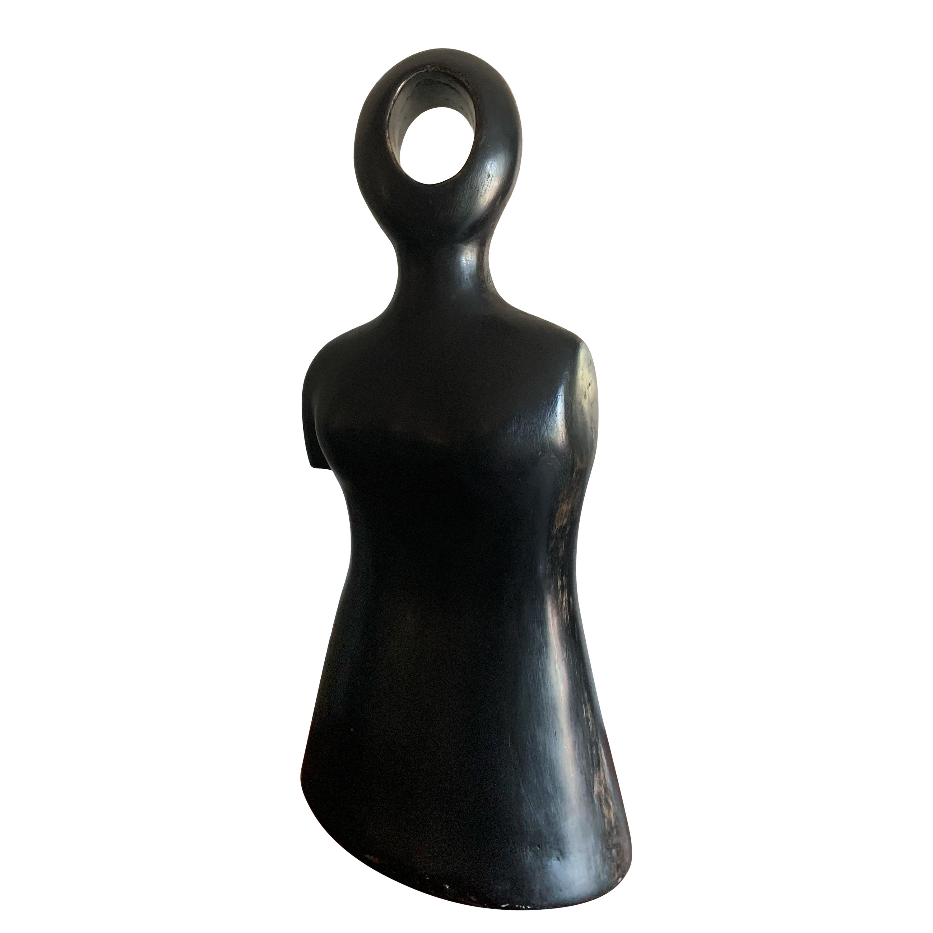 Yuri Zatarain Escultura figurativa abstracta en venta