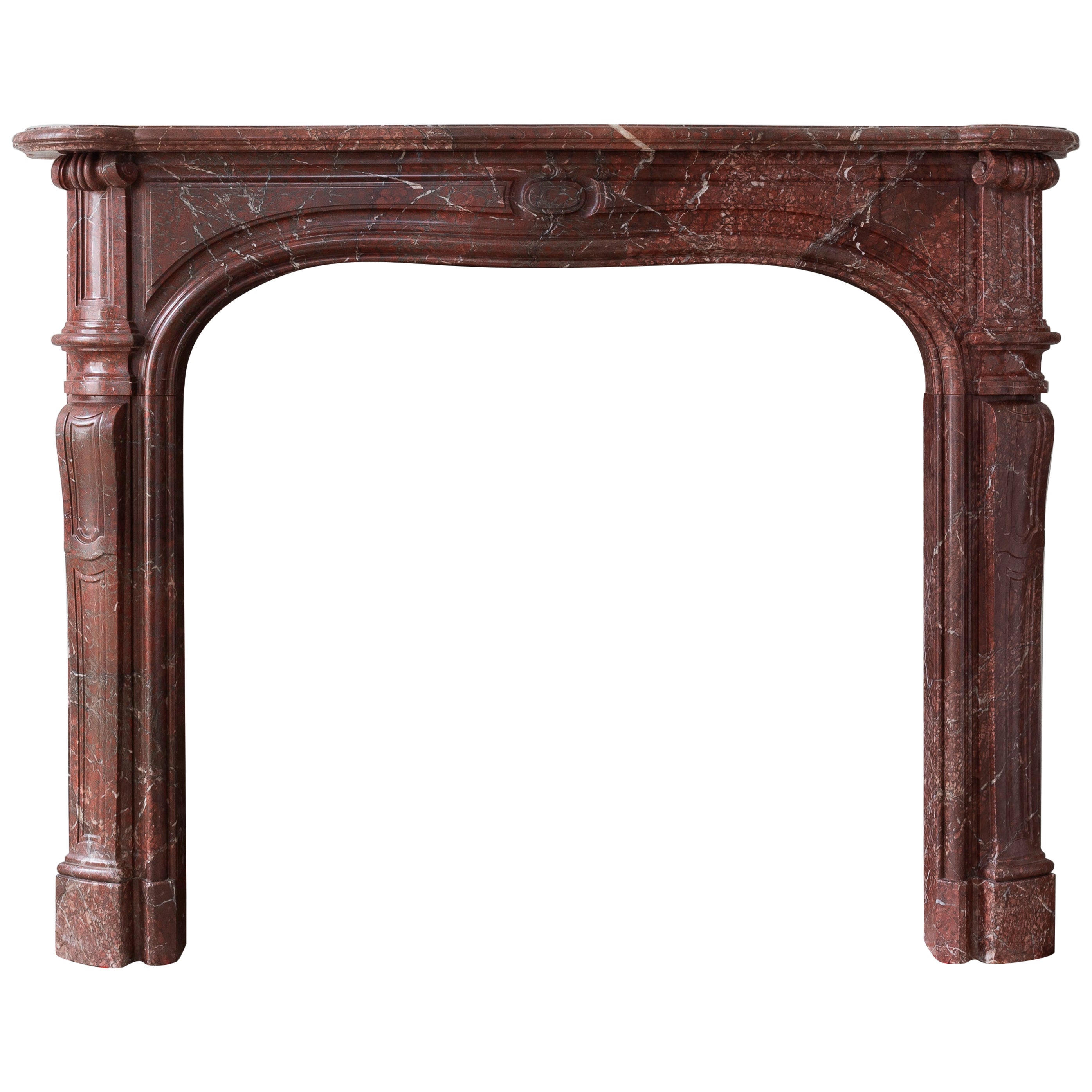 Cheminée Louis XV du 18e siècle en marbre Campan richement coloré en vente