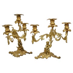 Coppia di candelabri a tre rami francesi del XIX secolo