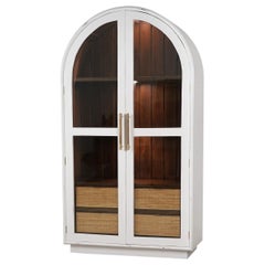 Vitrine provinciale française peinte
