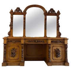 Majestueux buffet victorien ancien en chêne sculpté à dos miroir
