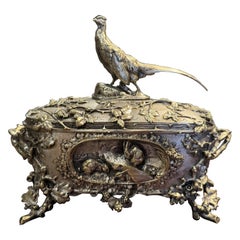 Cofre francés del siglo XIX de bronce plateado con animales de caza Firmado A. Cain