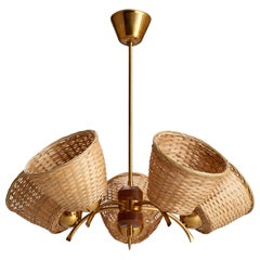 Lampadario di design svedese, ottone, teak, rattan, Svezia, 1950 ca.