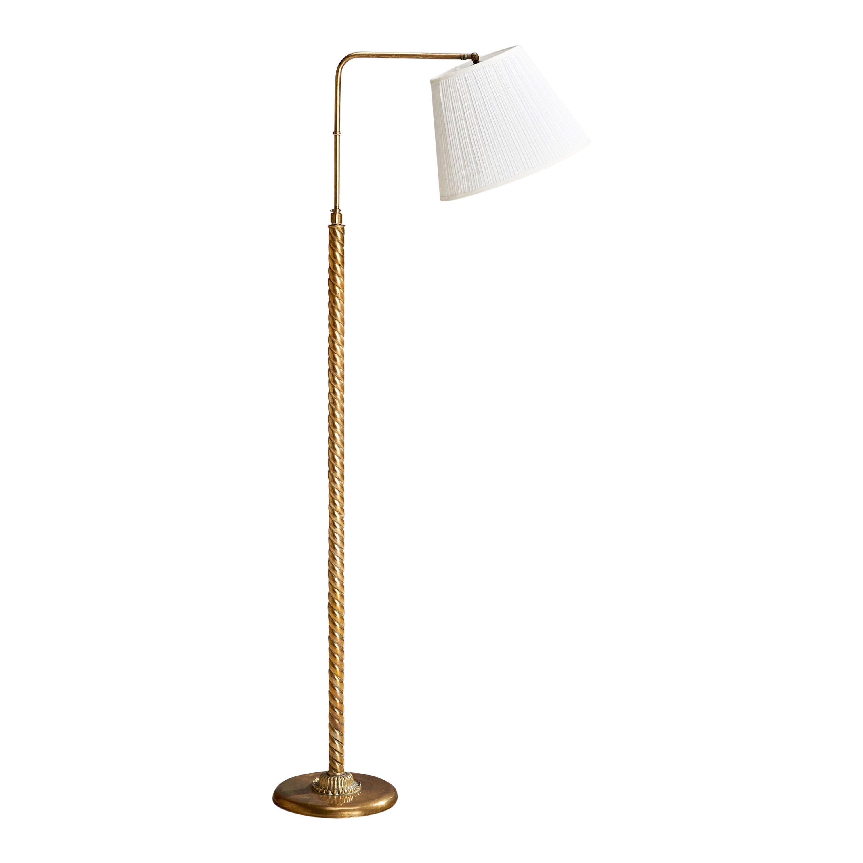 Lampada da terra di design svedese, ottone, tessuto, Svezia, anni '40