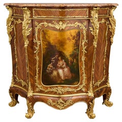 Ancienne armoire de style Louis XV en bronze doré et Vernis Martin