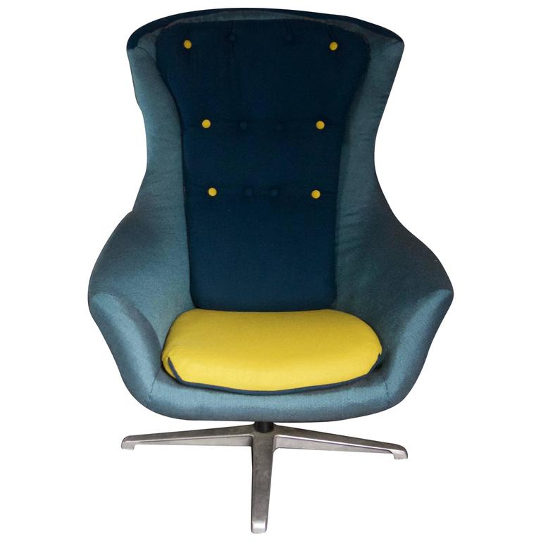 1960's Blue "Egg" Style Chair For Sale at 1stDibs