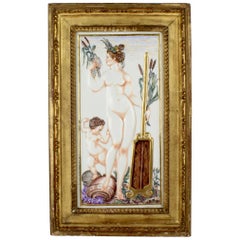 Gran placa antigua de porcelana de Capodimonte de una náyade o ninfa acuática