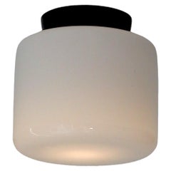Lampada da parete a cilindro in stile LOM degli anni '70 con grande paralume in vetro latteo