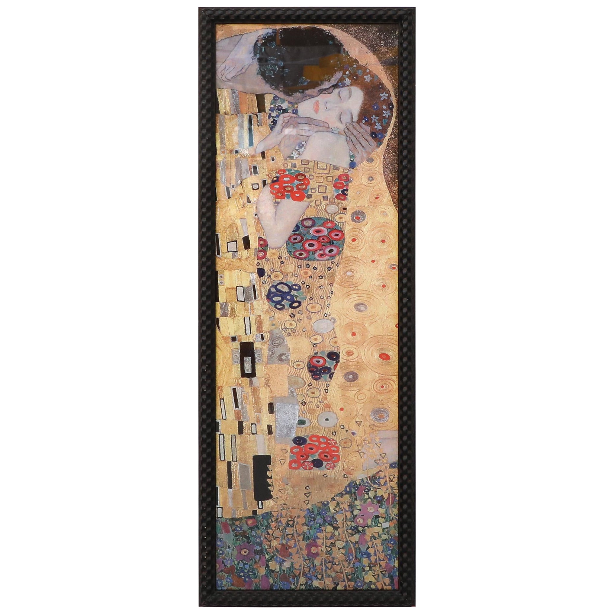 Marco de madera tallada Art Nouveau con grabado de Klimt de "El beso" en venta