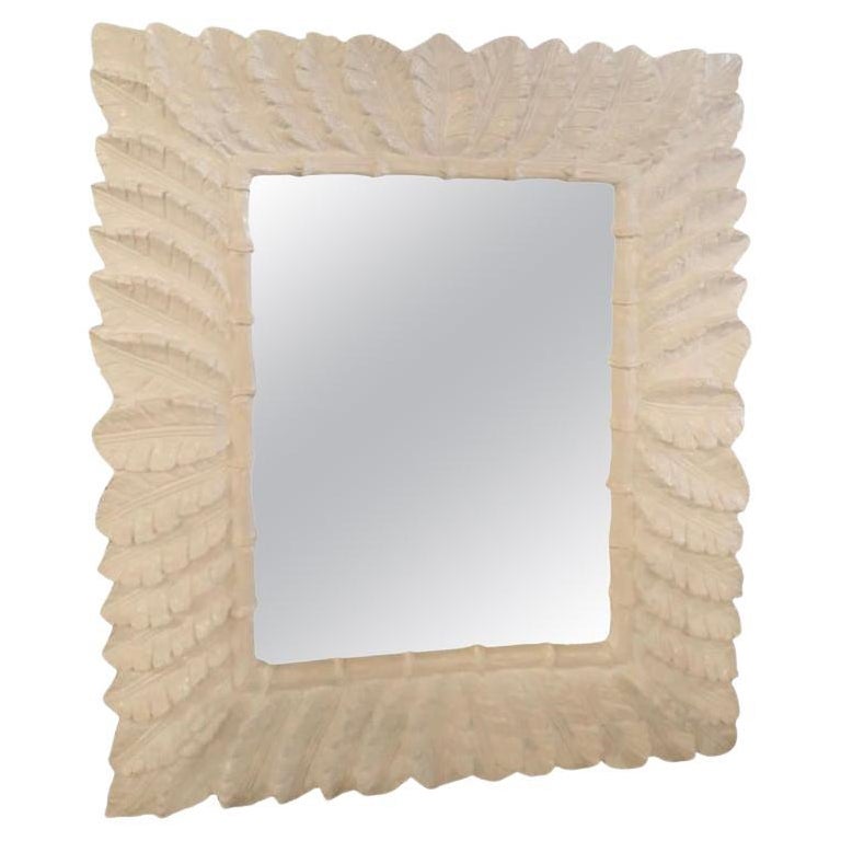 Espejo de Pared de Hoja de Palmera Tropical Lacado en Blanco Pareja de Bambú de Imitación Disponible en venta
