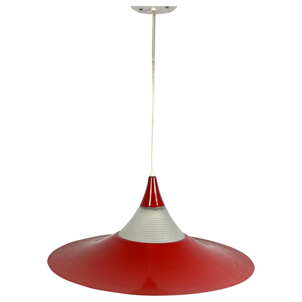 Lampadario rosso postmoderno in metallo e vetro degli anni '80
