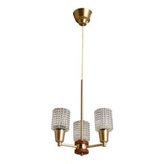 Lampadario di design svedese, ottone, teak, vetro, Svezia, anni '50