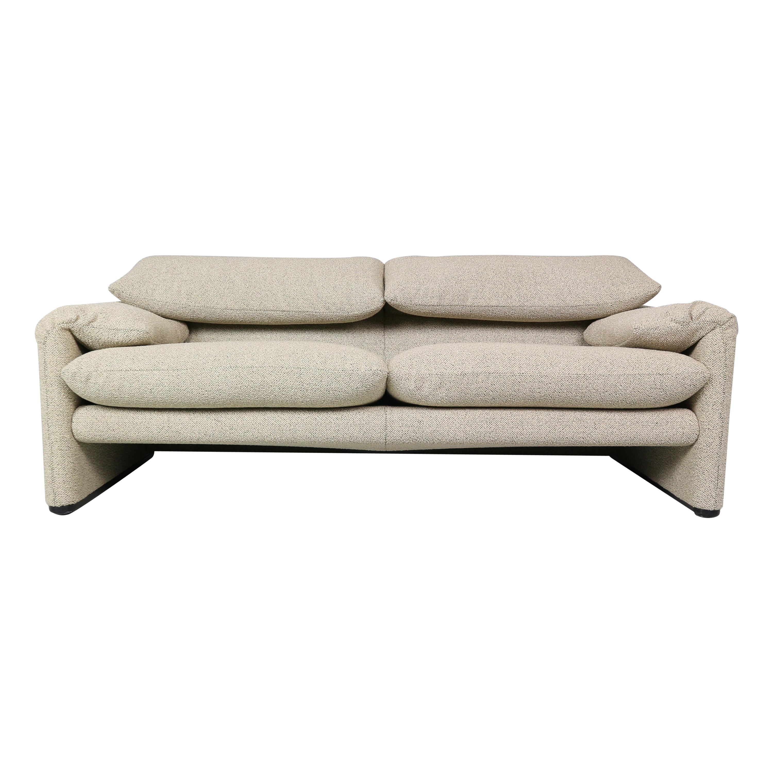 Vico Magistretti „Maralunga“ 2- und ein halbsitziges, neu gepolstertes Sofa für Cassina