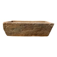 Trog aus französischem Kalkstein