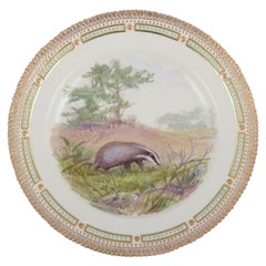 Royal Copenhagen Fauna Danica. Piatto in porcellana con motivo di un tasso