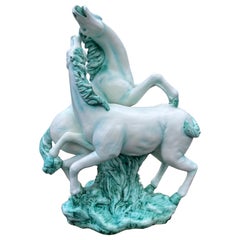 Scultura in maiolica smaltata con cavallo rampante della metà del XX secolo