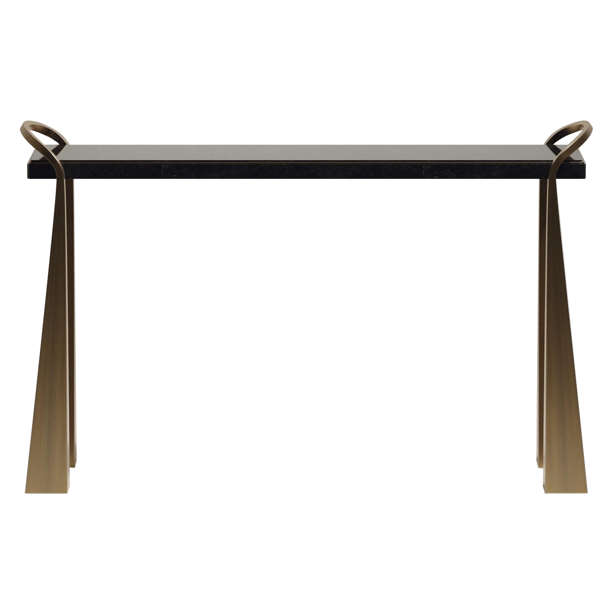 Table console incrustée de coquillages avec pieds sculpturaux en laiton de R&Y Augousti