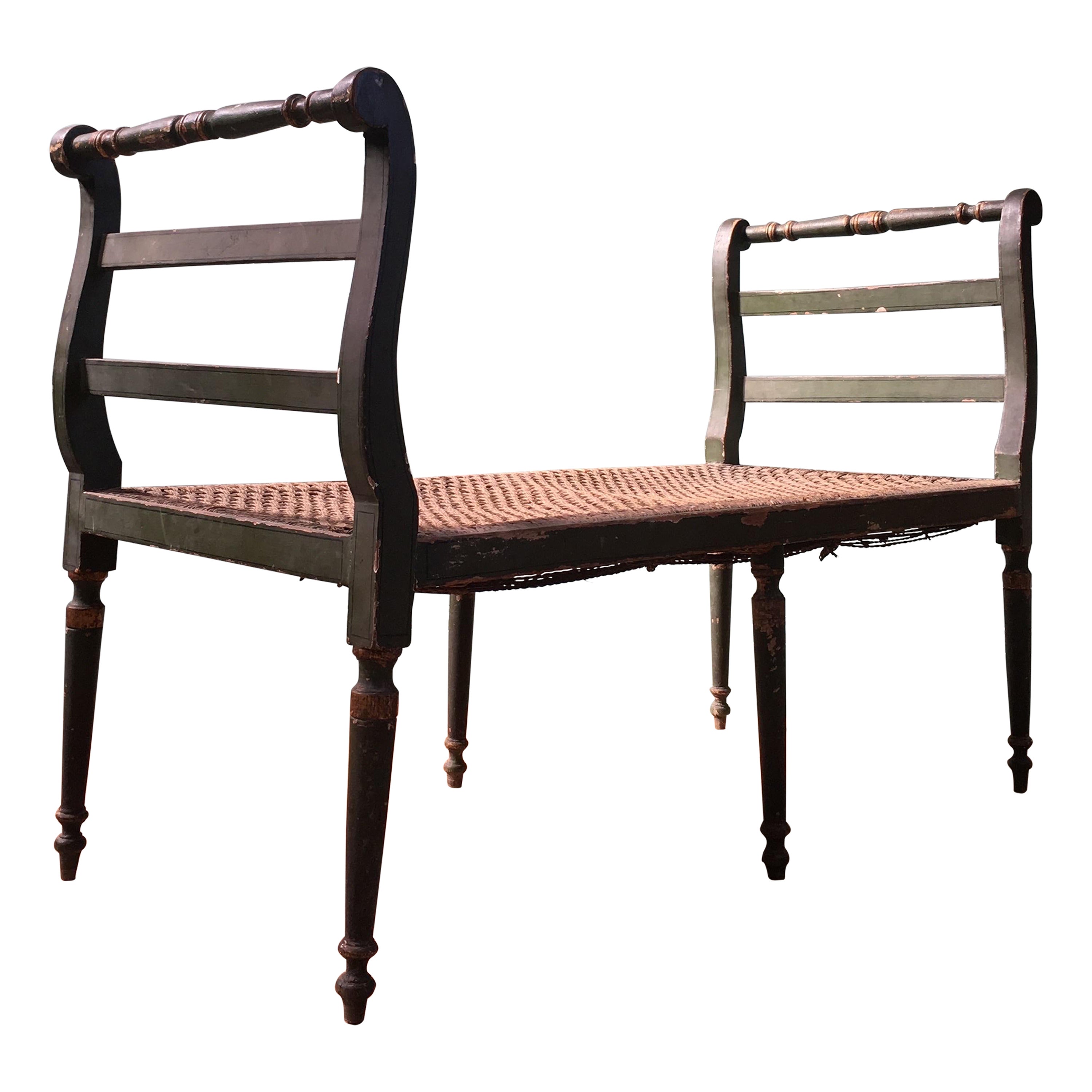 Siège ou banc de fenêtre peint, décoratif et aux proportions élégantes, qui a conservé son assise en corde d'origine.

Italie du Nord, Milieu du XIXe siècle

Hauteur 33 1/2 x Largeur 50 1/6 x Profondeur 21 1/2 pouces