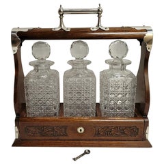 Antiguo Tántalo Inglés de Cristal Tallado de Roble