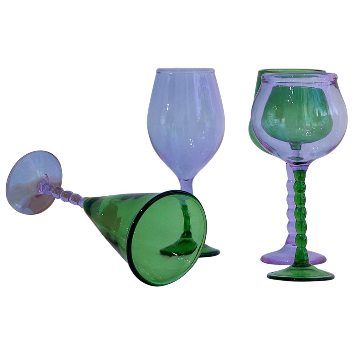 Eleva tu experiencia de beber con estas exquisitas copas de licor de Ornamental by Lameice. Elaborados por expertos, cada vaso presenta intrincados diseños que combinan el arte tradicional con la elegancia moderna. Perfectos para saborear licores