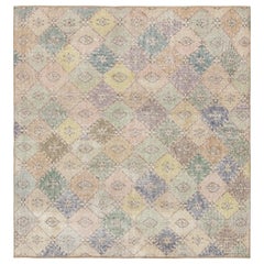 Vintage Zeki Müren Quadratischer Teppich mit mehrfarbigem geometrischem Muster, von Rug & Kilim
