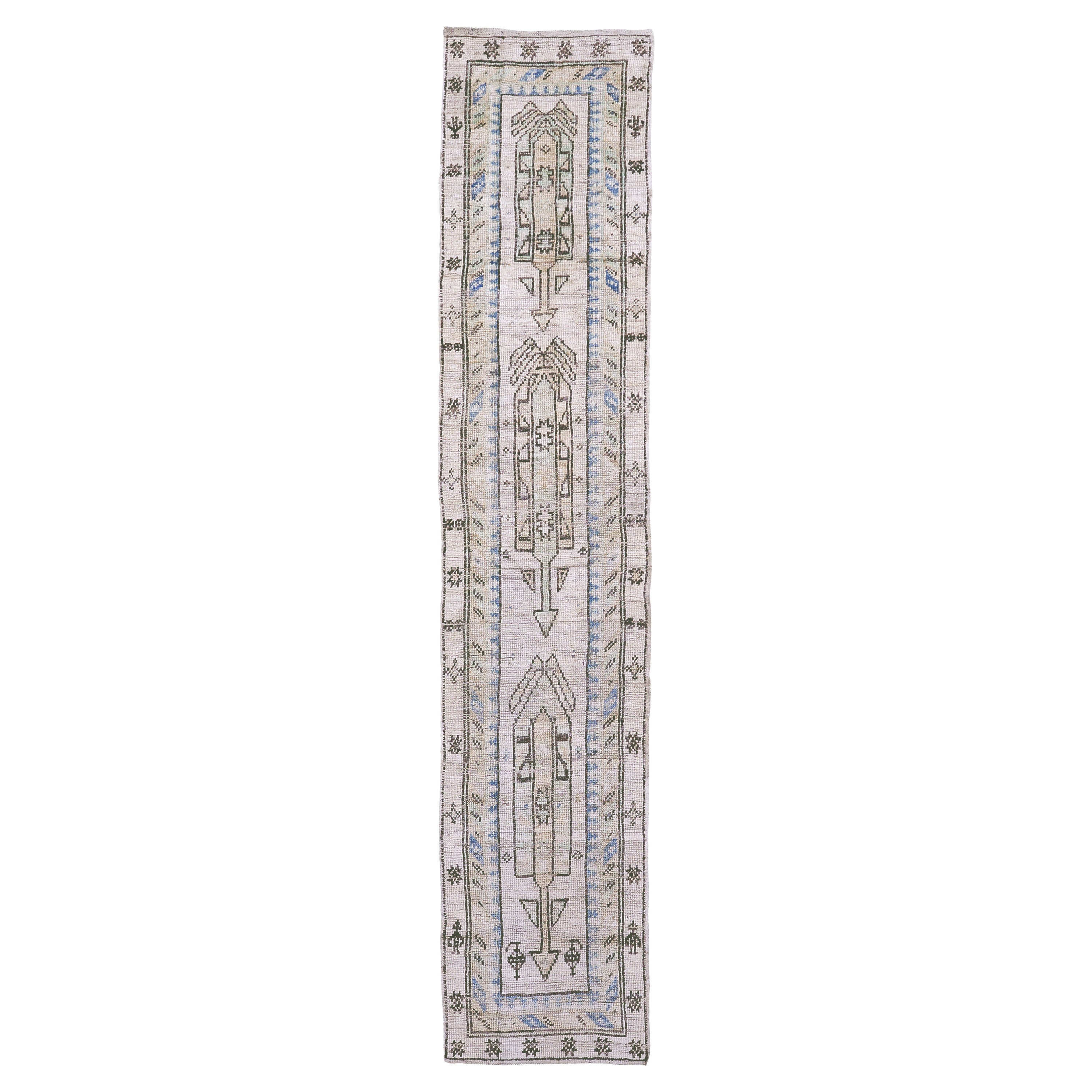 Mehraban Sarandaze Runner, Domicile Collection