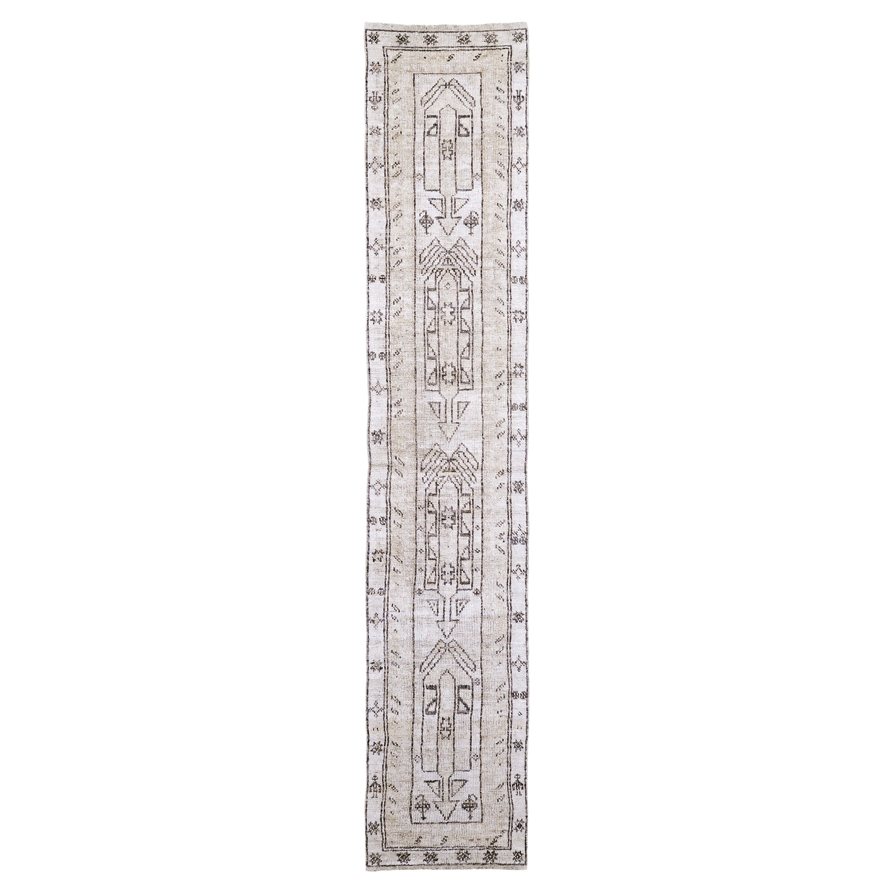 Mehraban Sarandaze Runner, Domicile Collection For Sale