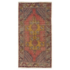 4x7.4 Ft Vintage Hand Made Turkish Tribal Area Rug with Wool Pile in Soft Red (Tapis de zone tribal turc vintage fait à la main avec des poils de laine en rouge doux)