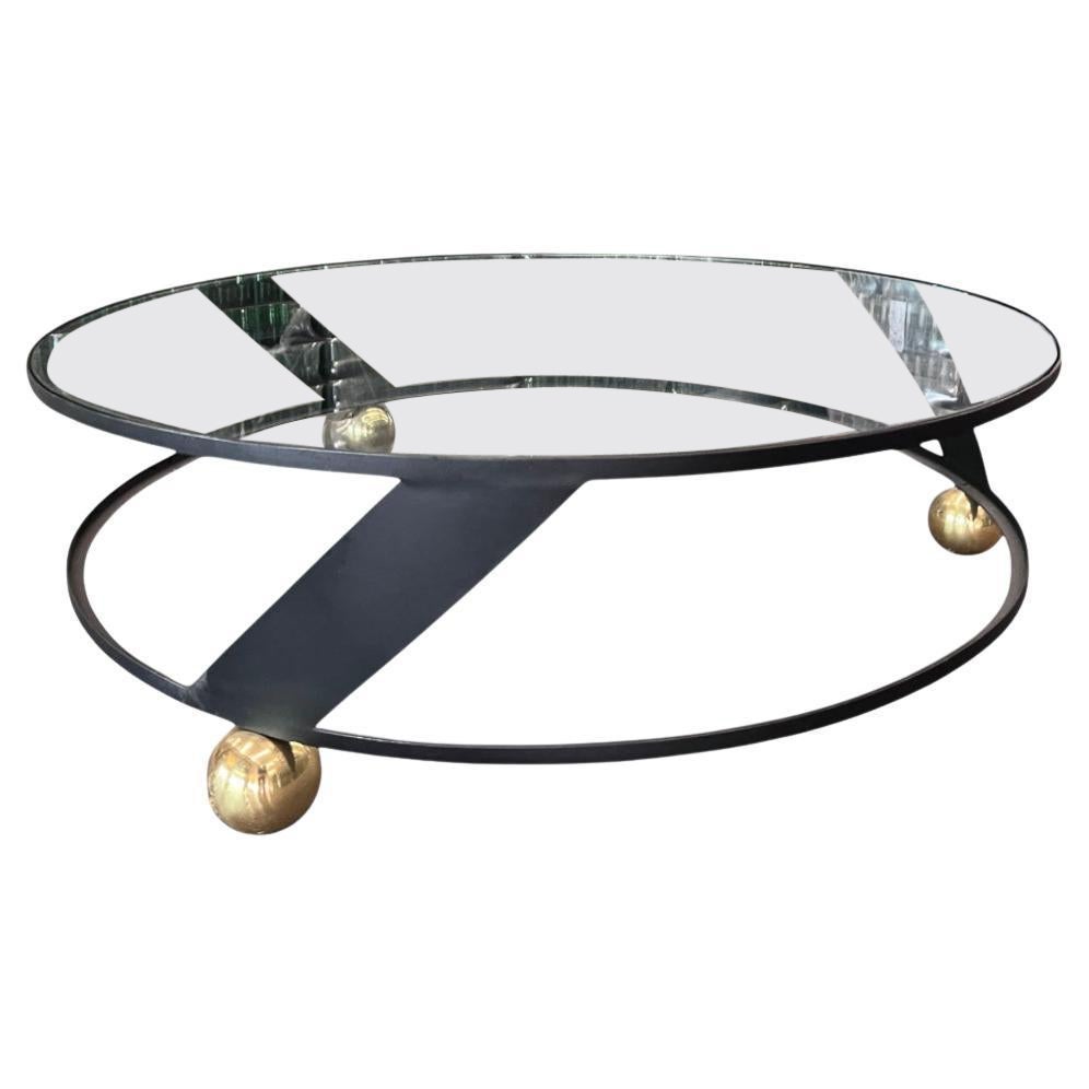 Table basse ronde moderne brésilienne en métal et verre, Unknown, c. 1960 en vente