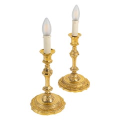 Paar französische Ormolu-Kerzenleuchter im Regence-Stil des 19.