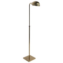 Lámpara de pie regulable de latón con pantalla bivalva c 1970's