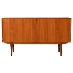 Highboard scandinavo con tre ante