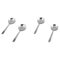 Georg Jensen Acorn, cuatro cucharas de caldo de plata de ley.