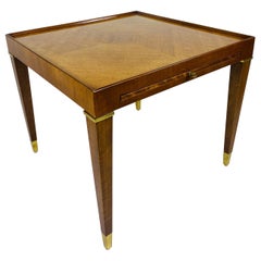 Elegante mesa auxiliar vintage Henredon de nogal