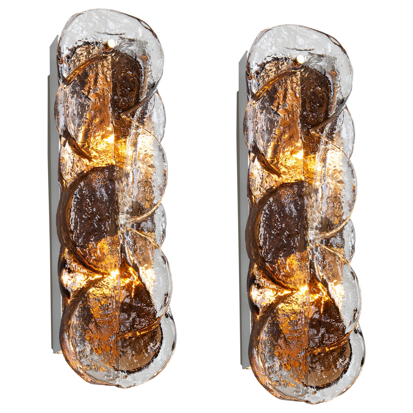 1 de 2 Maravillosos pares de apliques de pared de mediados de siglo con grandes piezas de cristal de Murano en cada lámpara, fabricados por Kalmar, Austria, circa 1960-1969.

Cada aplique necesita 2 bombillas pequeñas E14 
Las bombillas no están
