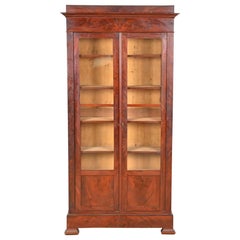 Antica libreria a due ante in vetro in mogano a fiamma impero americano, circa 1880