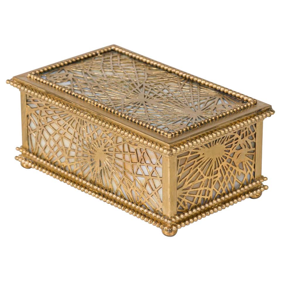 Shaker Boxes - 4 For Sale at 1stDibs | shaker boxes for sale, authentic ...