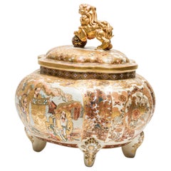 Antique Chinese Porcelain and Eglomise Gold Scenic Lidded and Footed Box