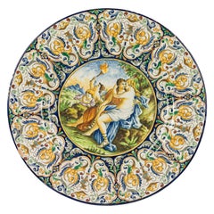 Italienischer Renaissance-Vitrinenteller mit klassischen Figuren