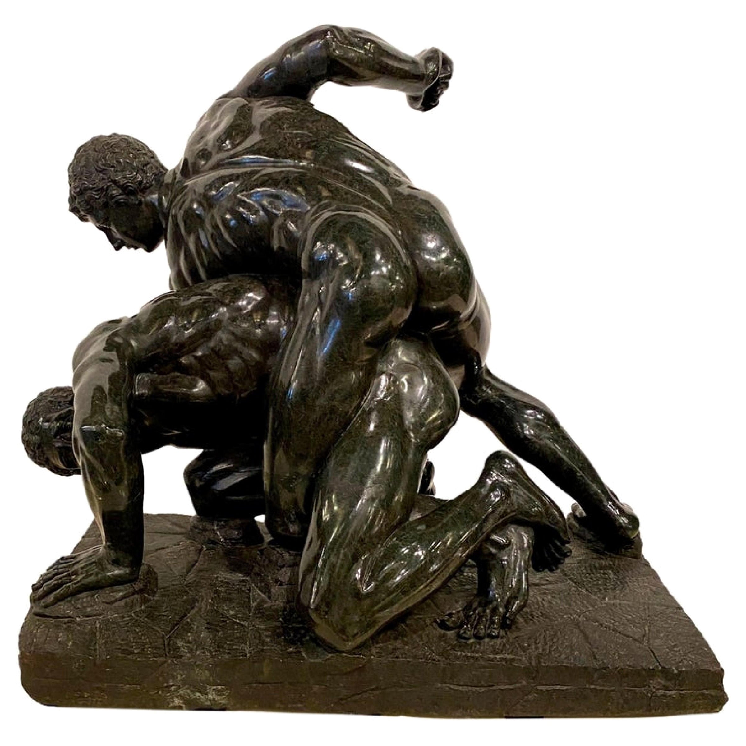 Monumental Grand Tour italien en marbre serpentin « Uffizi Wrestlers »