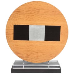 Escultura americana de madera, montada sobre soporte