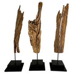 Conjunto de 3 esculturas abstractas de madera flotante