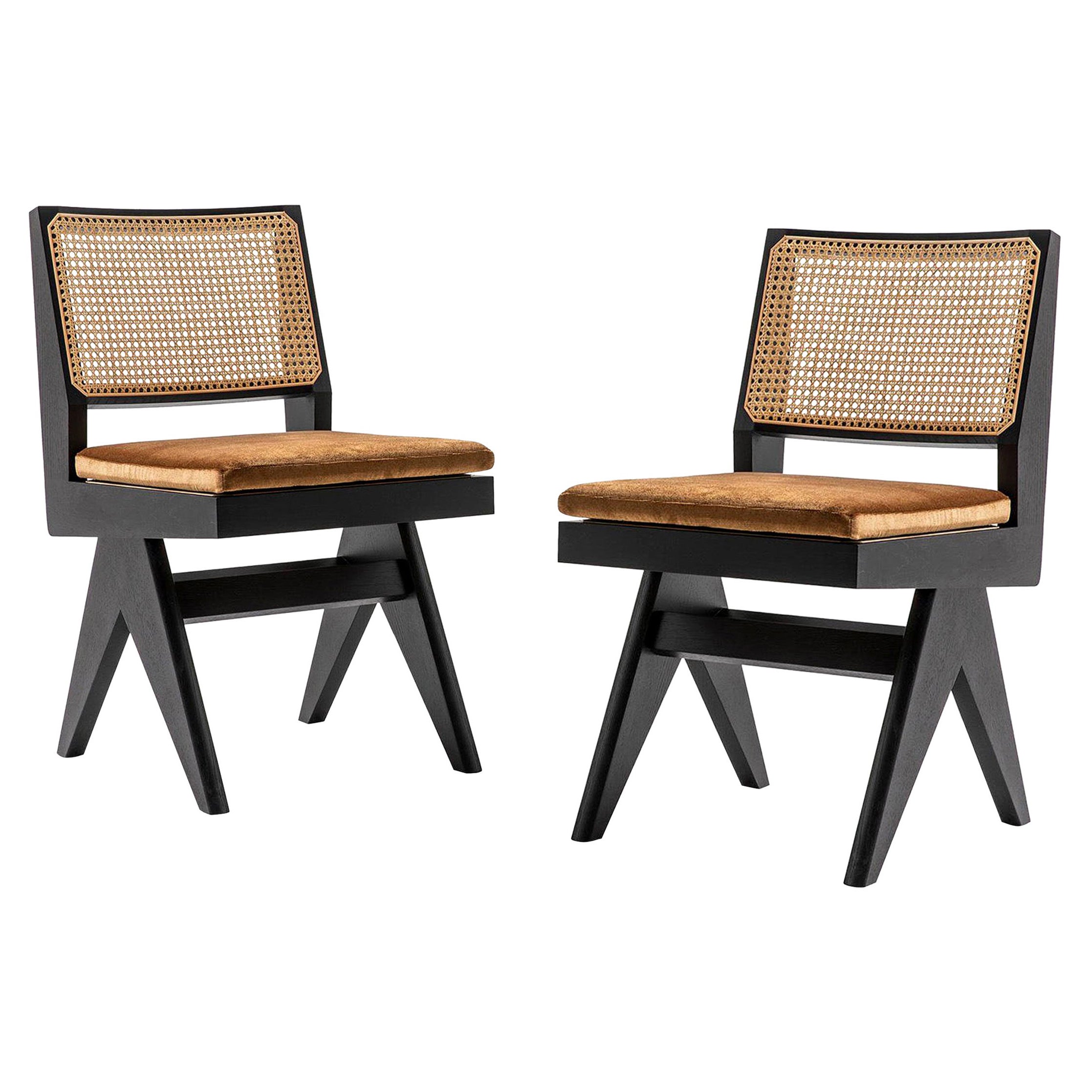 Ensemble de deux chaises Capitol Complex 055 de Pierre Jeanneret par Cassina