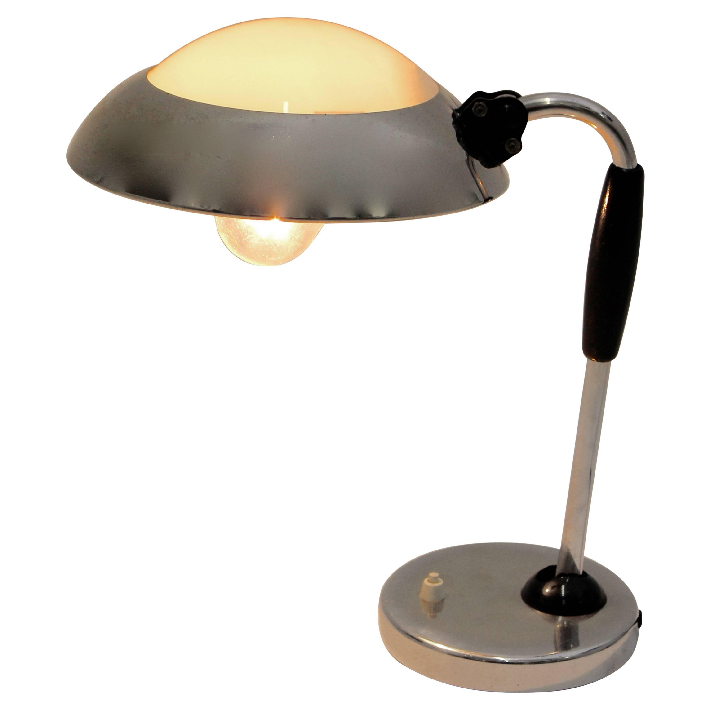 Lampe de bureau en métal Bauhaus vintage attribuée à Christian Dell, Allemagne, années 1930 en vente