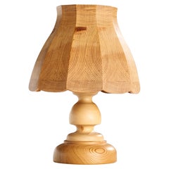 Schwedische Designerin, Tischlampe, Kiefernholz, Schweden, 1970er Jahre